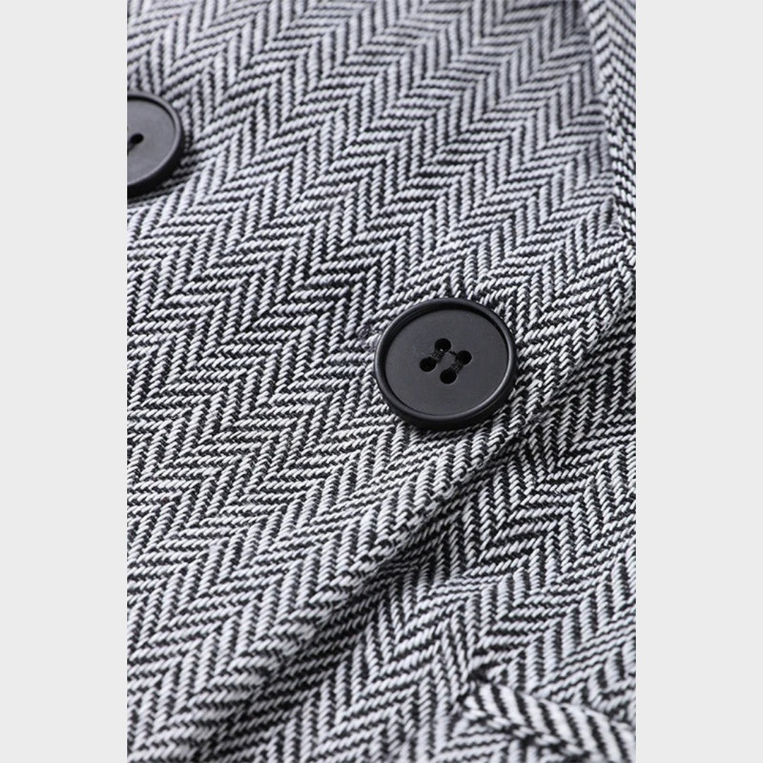 Каролина – Мощен Триделен Костюм