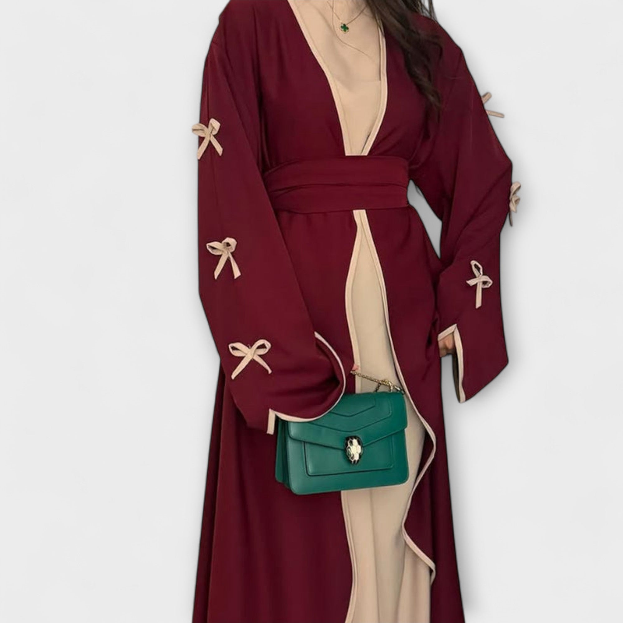 Стилен Кардиган и Рокля в Комбинация с Рейстра Декорация