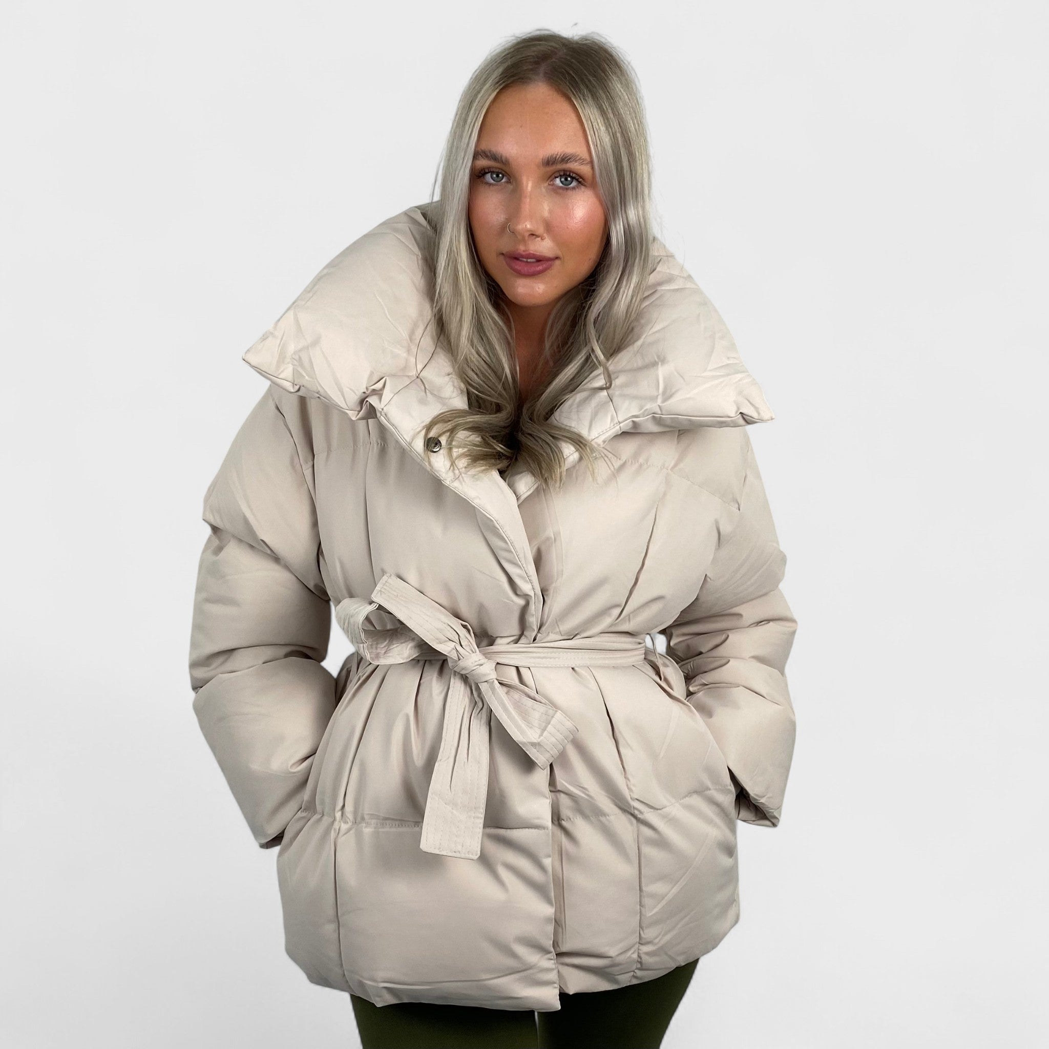 Елица – Стилно зимно яке с модерна кройка