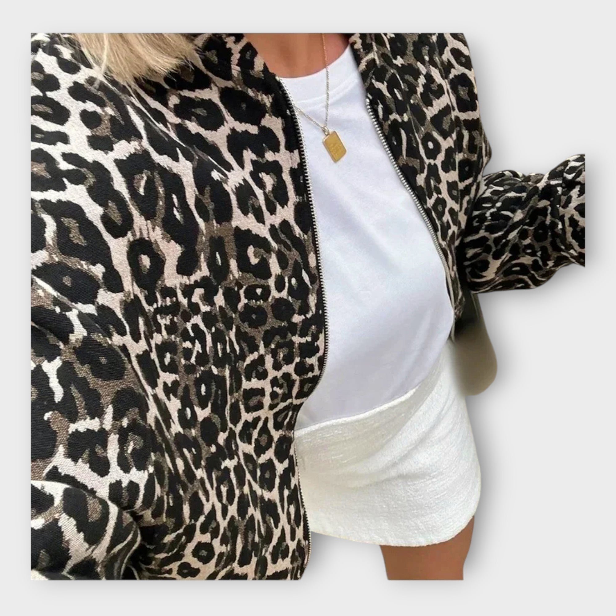 ЛИБУШЕ - Елегантен пуловер в сив цвят