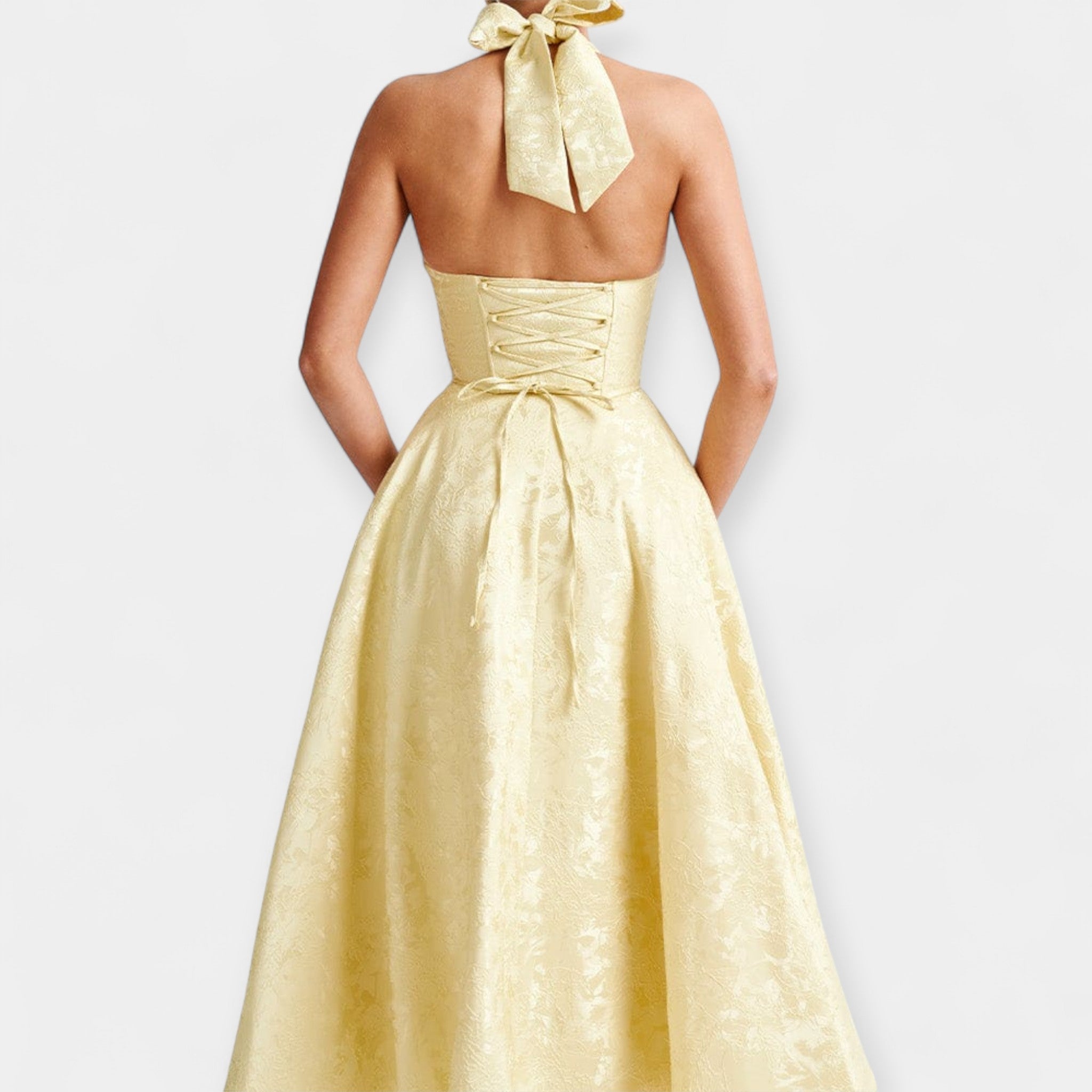 Миди Рокля с Отворен Гръб и Корсетен Дизайн