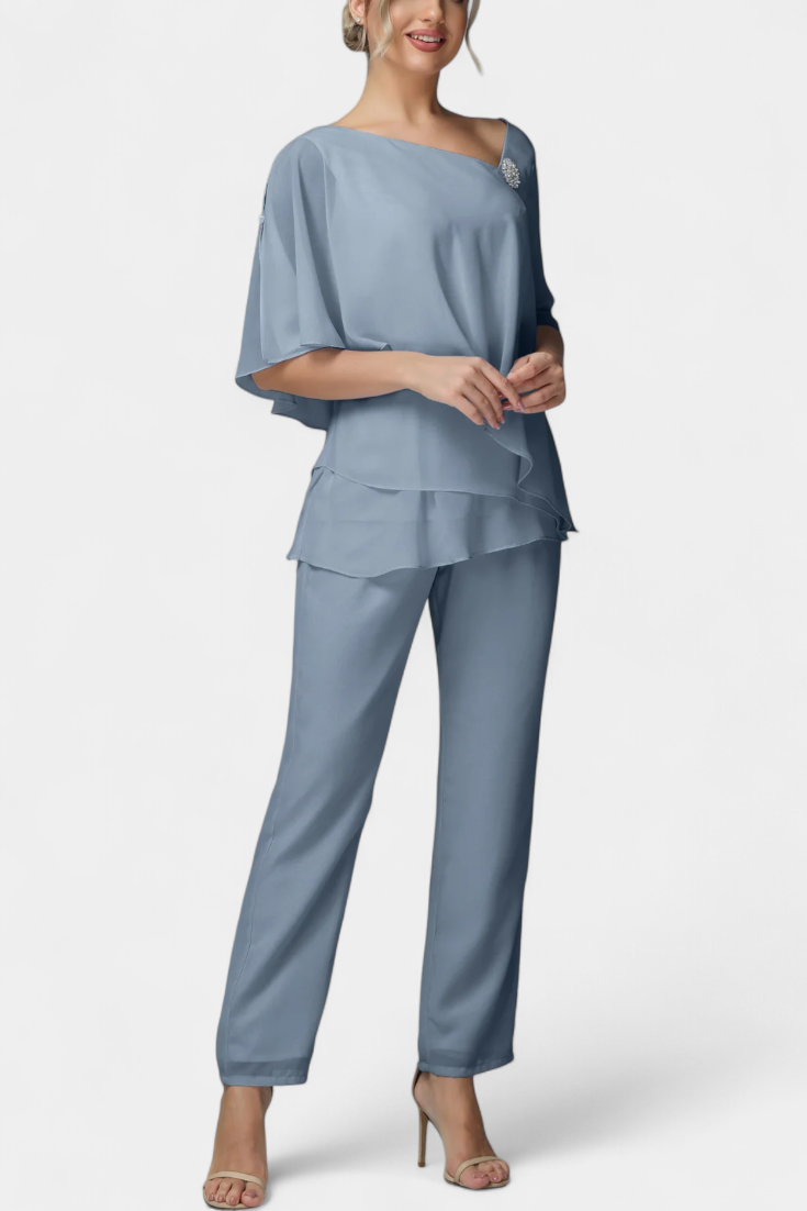 Лана Две Части с Женствена Силуета без Усещане за Напрежение