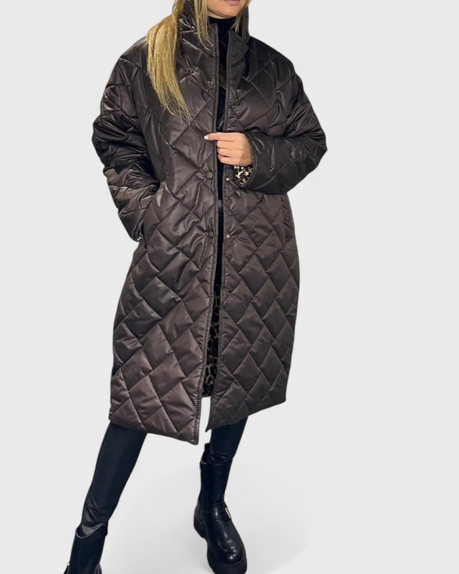 Габриела - Дълго капитонирано яке с модерен силует