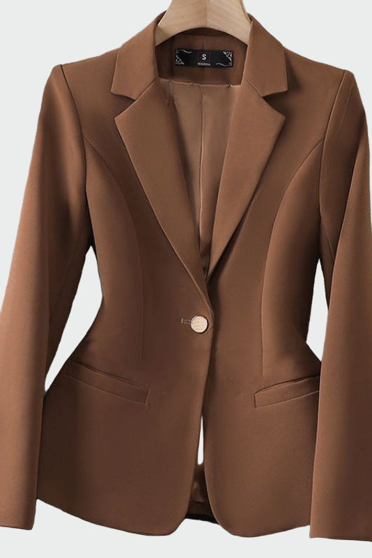 Сако в модерна елегантна линия