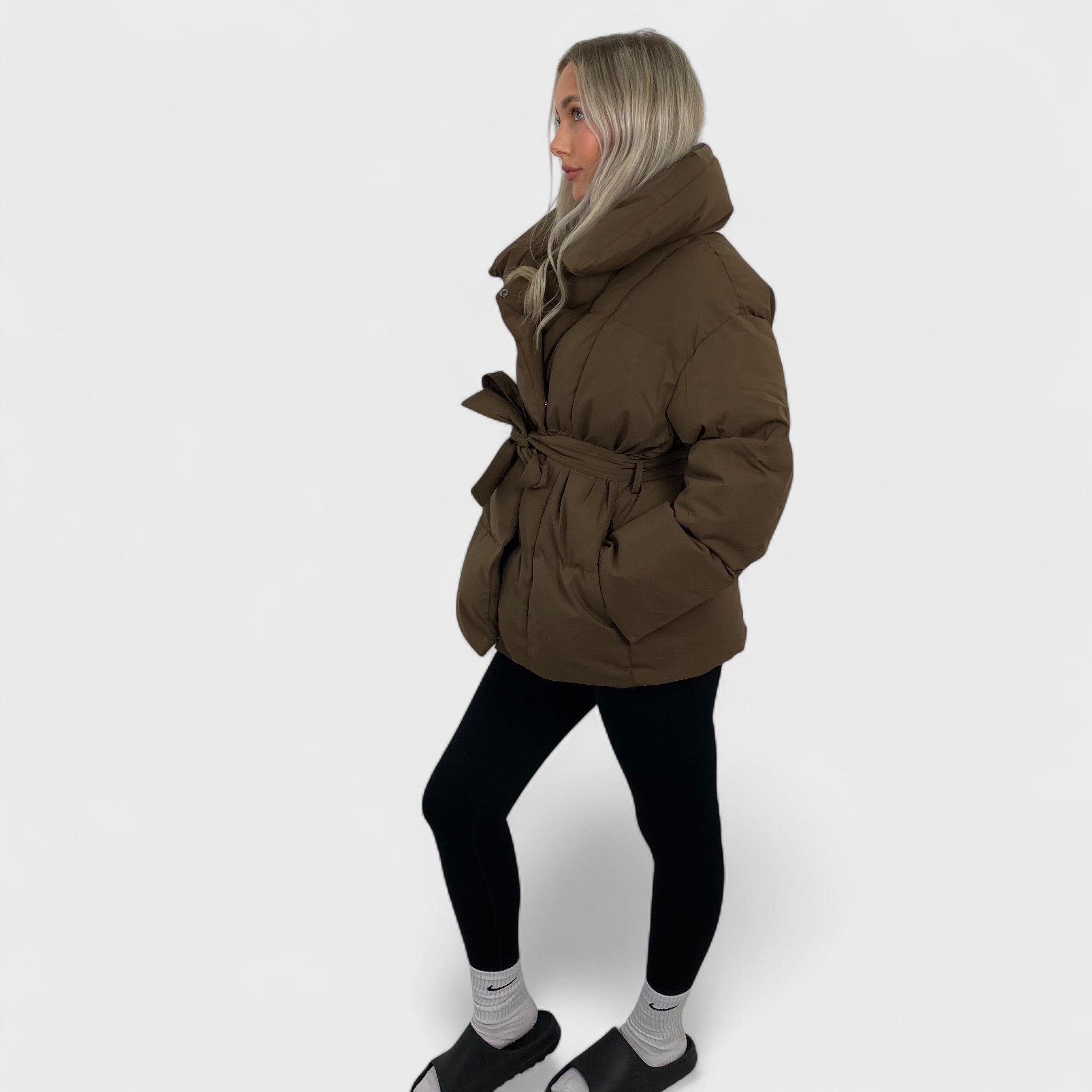 Елица – Стилно зимно яке с модерна кройка