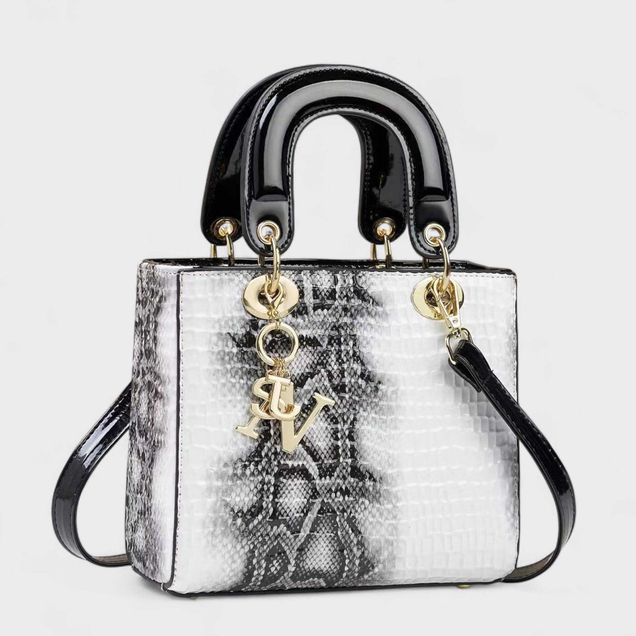 Изабела - Чанта Ефект Змия