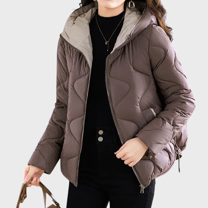 Стефания – Топла дамска зимна яка с качулка и стегнат дизайн