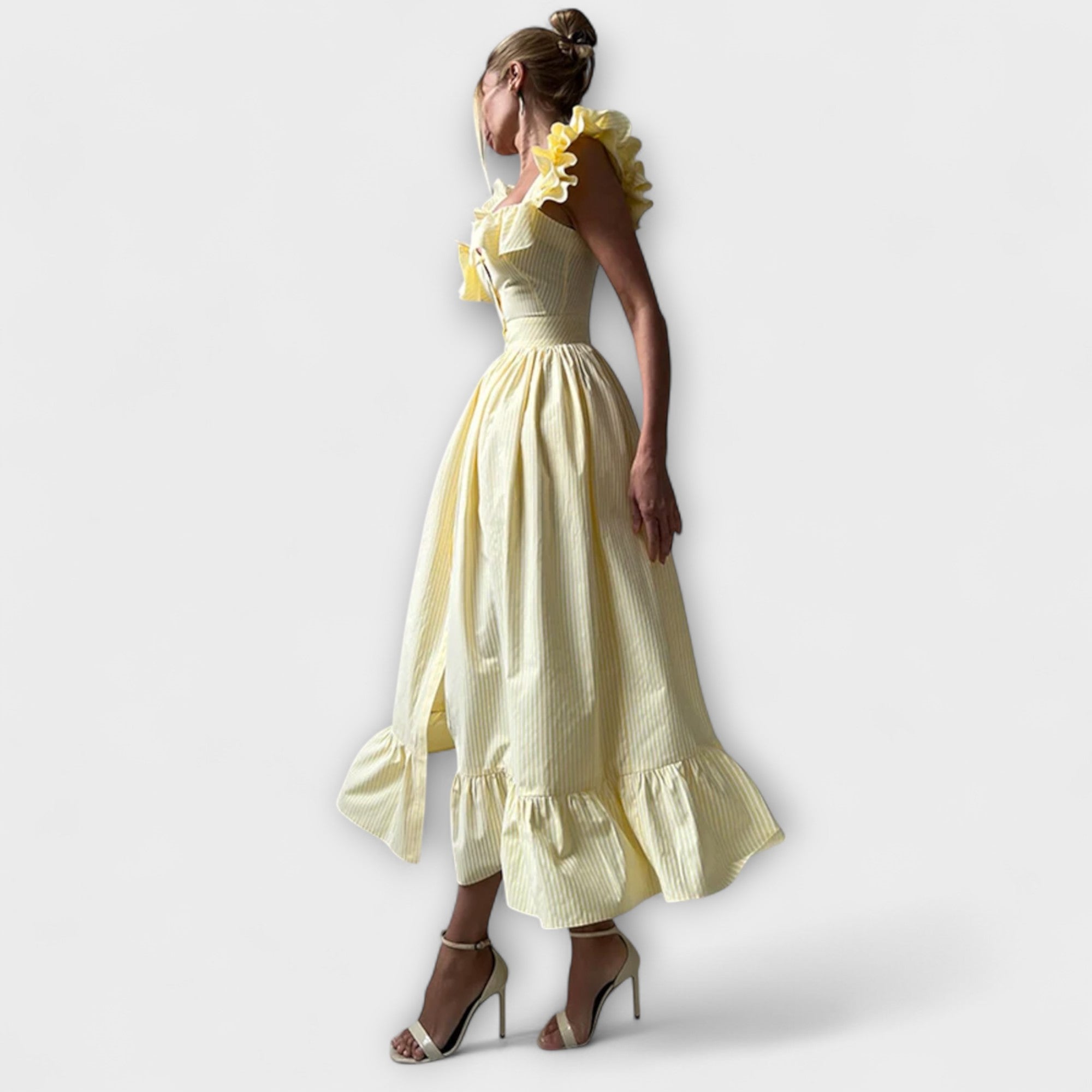 Рокля с набръчкани детайли