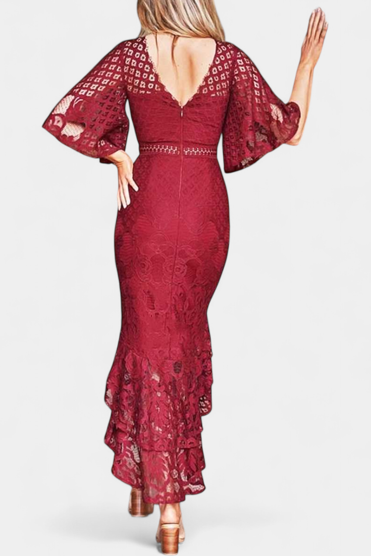 Ксения Миди Рокля от Дантела с Деколте във Формата на Сърце